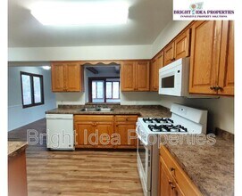 4818 Hampshire Ave N in Minneapolis, MN - Building Photo - Building Photo