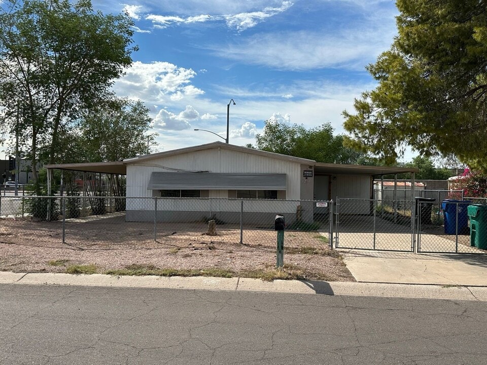 1250 S 76th Pl in Mesa, AZ - Building Photo
