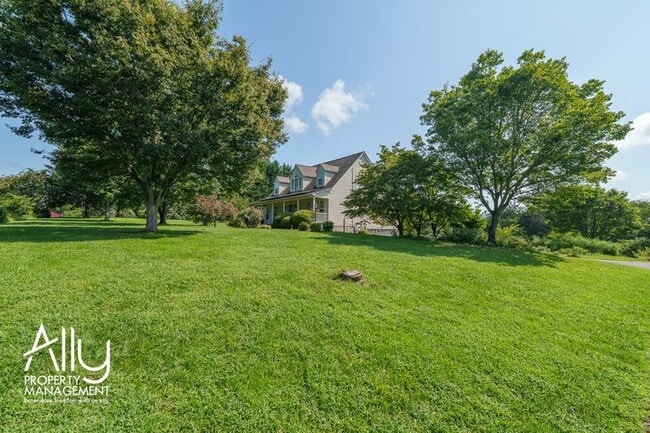 2733 Southern Hills Ct in North Garden, VA - Building Photo - Building Photo