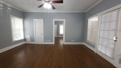 5 Buell Ct in Houston, TX - Foto de edificio - Building Photo