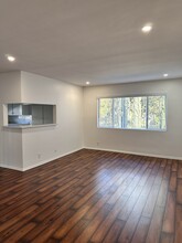 11130 Huston St, Unit 5 in North Hollywood, CA - Building Photo - Building Photo