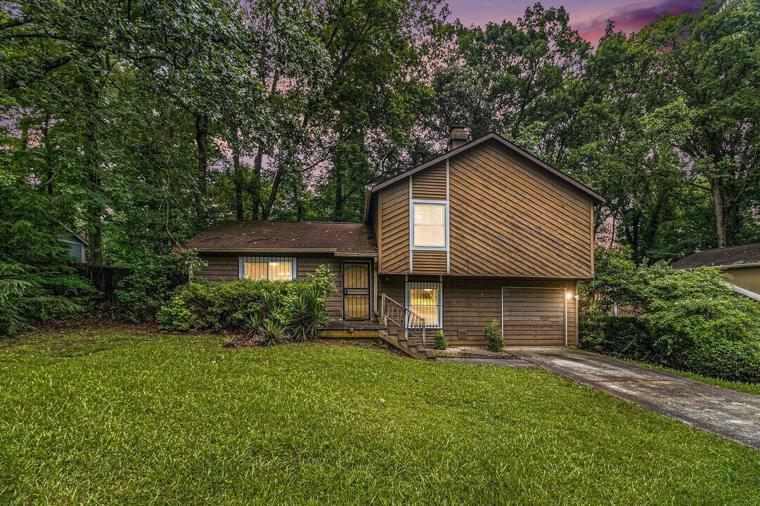 5389 Forest E Ln in Stone Mountain, GA - Building Photo