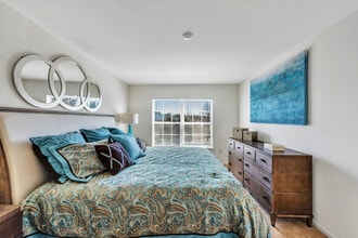 Rosemont Brookhaven in Bellport, NY - Building Photo - Building Photo
