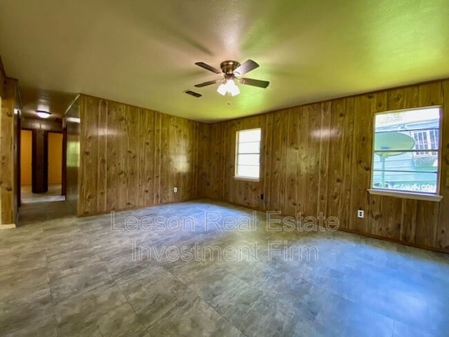 3809 Magazine St in Shreveport, LA - Foto de edificio - Building Photo