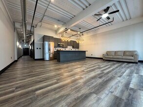 200 W College Ave in Appleton, WI - Building Photo - Building Photo