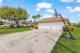 2031 Teagarden Ln in Naples, FL - Building Photo - Building Photo