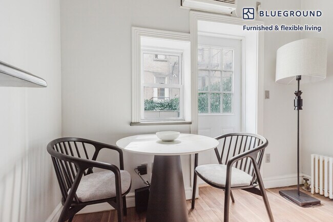 51 Leroy St in New York, NY - Building Photo - Building Photo