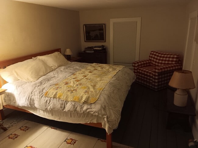 134 High St in Brooklin, ME - Foto de edificio - Building Photo