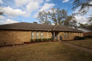 1216 Kingspark Dr in Tyler, TX - Building Photo