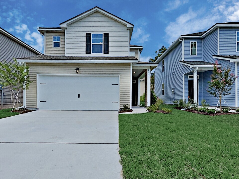 8577 Highfield Ave in Jacksonville, FL - Building Photo
