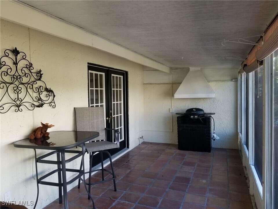 1475 Curlew Ave in Naples, FL - Building Photo