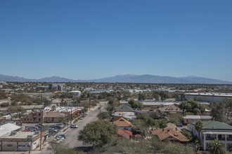 Herbert Residential in Tucson, AZ - Foto de edificio - Building Photo