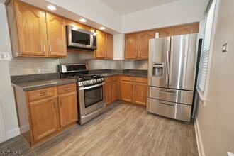16 Hornblower Ave-Unit -2nd in Belleville, NJ - Building Photo - Building Photo