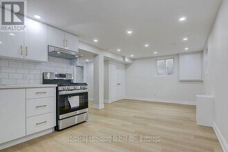 20 Heggie Rd in Brampton, ON - Building Photo - Building Photo