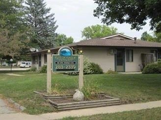 Otter Creek Cottages in Oelwein, IA - Building Photo