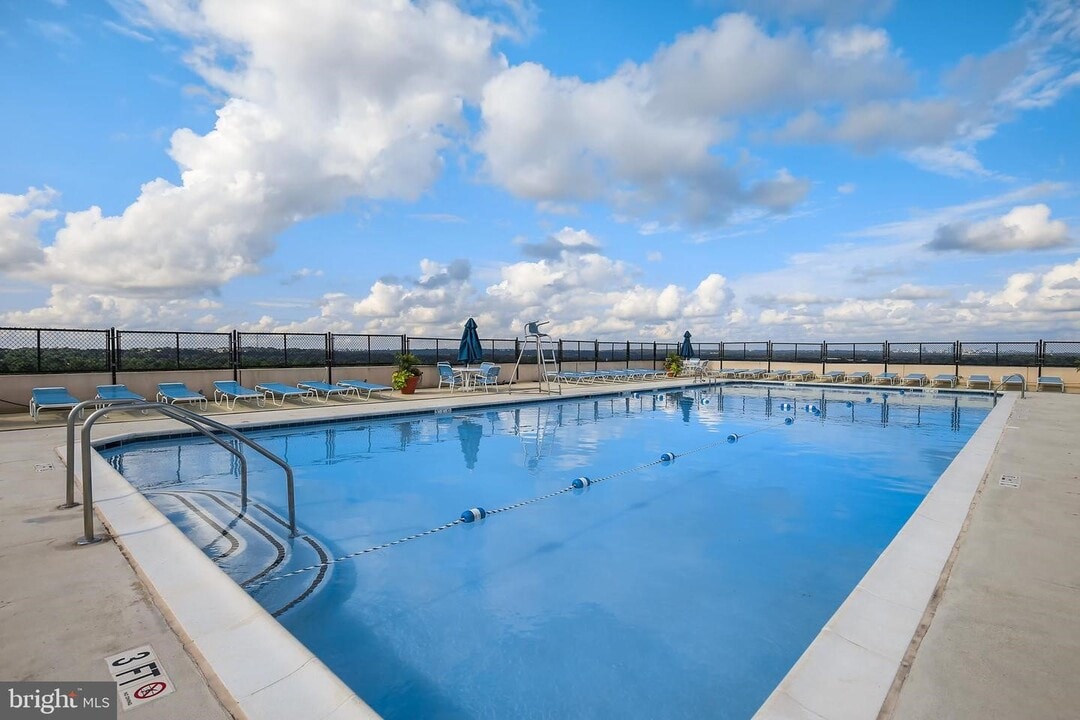 5500 Friendship Blvd, Unit N2023 in Chevy Chase, MD - Building Photo