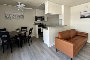 Vassar Carriage House in Canoga Park, CA - Building Photo