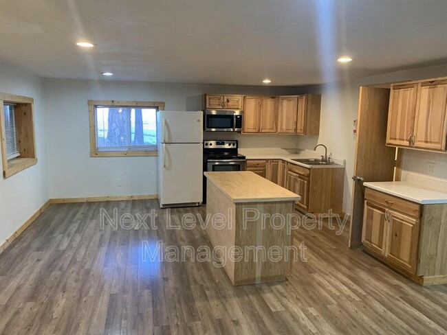 216 Lake Blaine Dr in Kalispell, MT - Building Photo - Building Photo