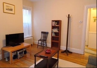 37A Harvard St, Unit 1 in Brookline, MA - Foto de edificio - Building Photo