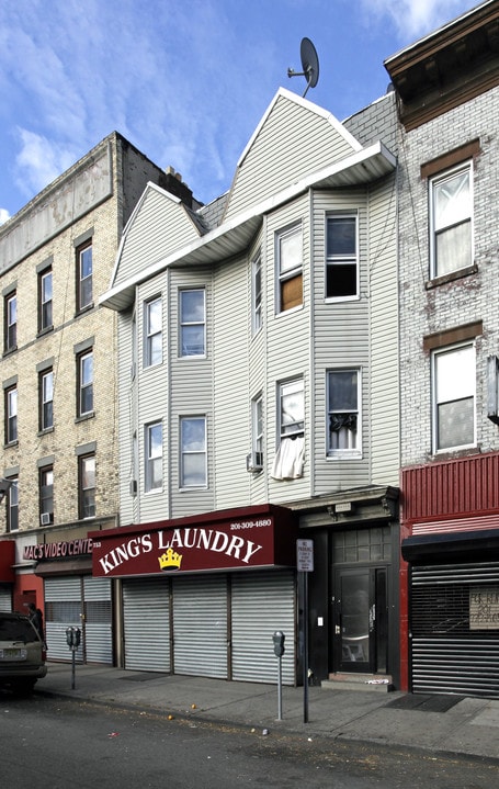 753 W Side Ave in Jersey City, NJ - Building Photo