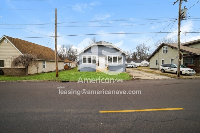 1417 Willow St in Pekin, IL - Foto de edificio - Building Photo