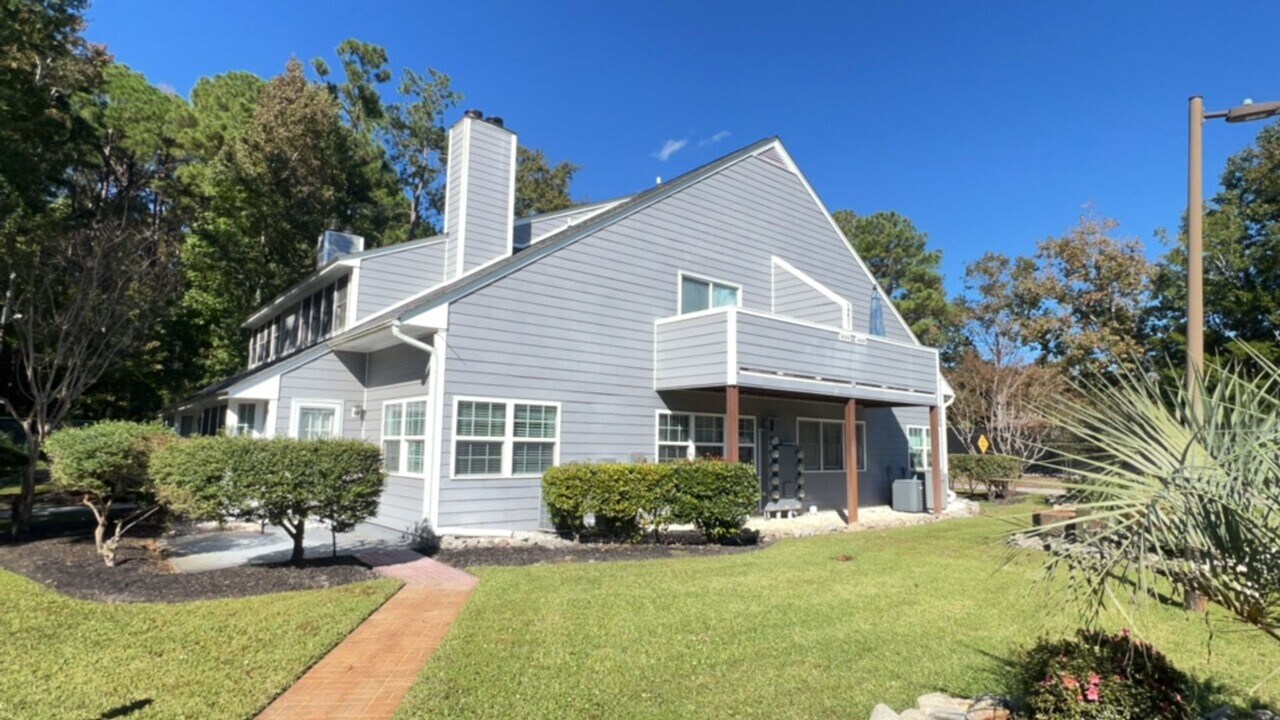 1201 Tiffany Ln in Myrtle Beach, SC - Building Photo