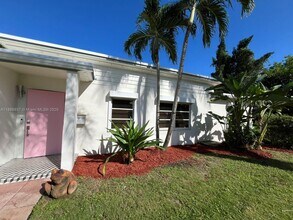3220 Poinsettia Ave in West Palm Beach, FL - Building Photo - Building Photo