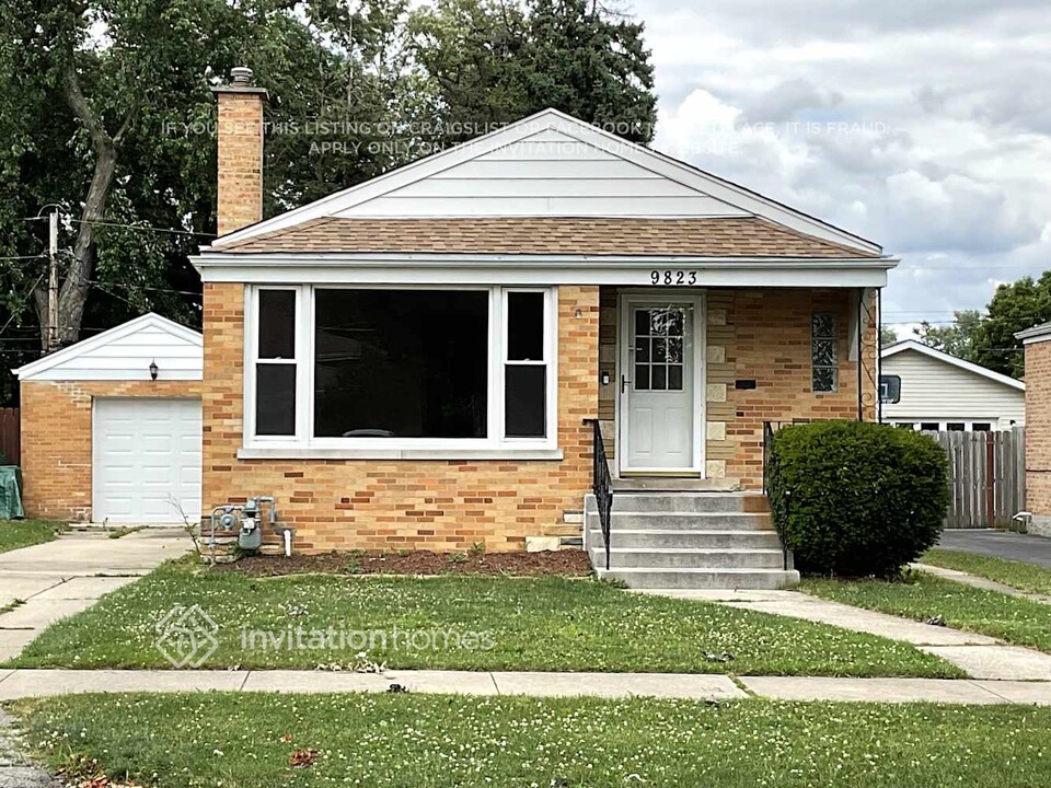 9823 S 52nd Ave in Oak Lawn, IL - Building Photo