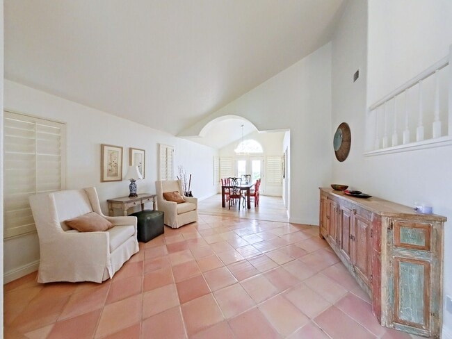 1014 Calle Venezia in San Clemente, CA - Foto de edificio - Building Photo
