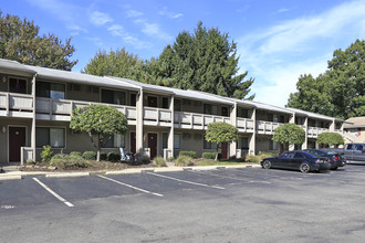 Mogadore Square Apartments in Akron, OH - Building Photo - Building Photo