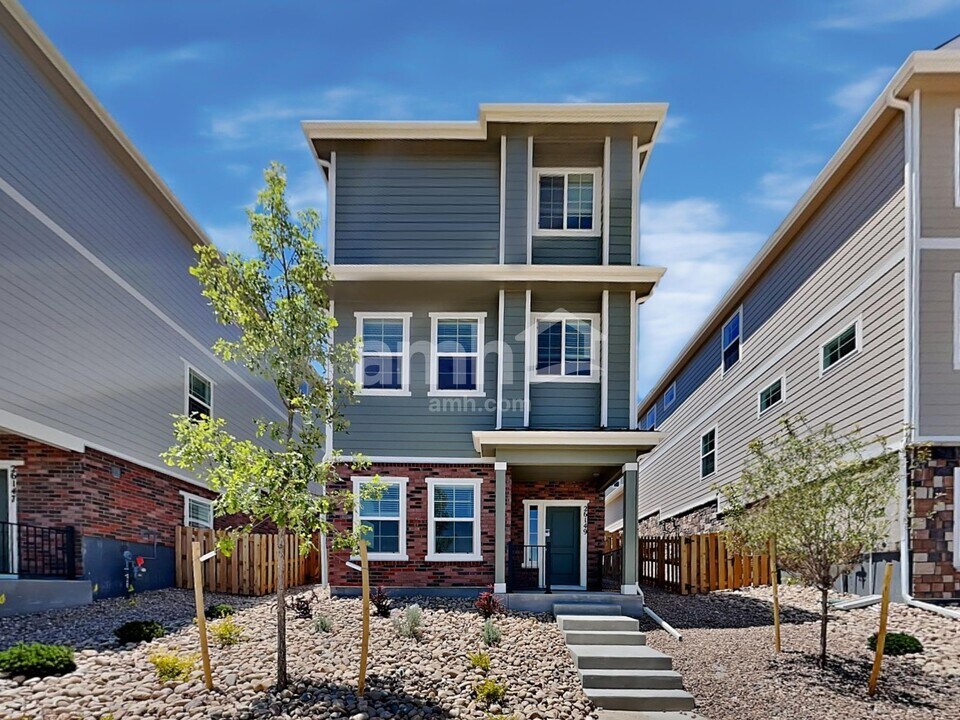 26149 E Calhoun Pl in Aurora, CO - Building Photo