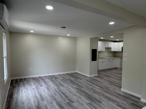 1020 W Market St, Unit 3 in Pottsville, PA - Foto de edificio - Building Photo