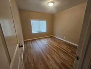 108 west 9th / York St in Pittsburg, CA - Foto de edificio - Building Photo