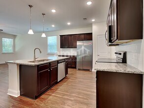 513 West St in Moncks Corner, SC - Foto de edificio - Building Photo