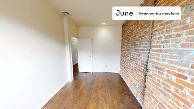 Private bedroom in 4 bed/2 bath Home in New York, NY - Building Photo - Building Photo