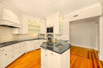 290 Commonwealth Ave, Unit 13 in Boston, MA - Building Photo - Building Photo