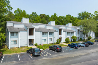 The Landings at Pine Lake in Lindenwold, NJ - Building Photo - Building Photo