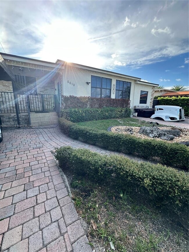 property at 5010 E 1st Ave