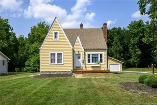 710 English Ave in Austin, IN - Building Photo