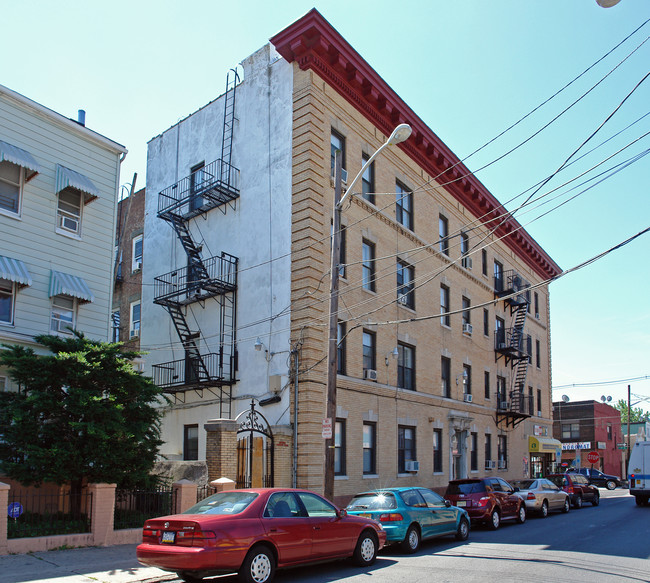 C.j. Delicatessen in Union City, NJ - Building Photo - Building Photo