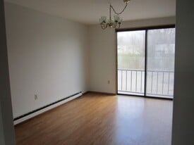 368C-D Electronics Pkwy in Salina, NY - Building Photo