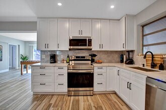 2632 Madison St in Hollywood, FL - Building Photo - Building Photo