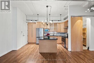 188 Eglinton Ave E in Toronto, ON - Building Photo - Building Photo