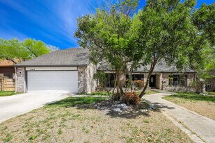 13810 Hunters Hawk in San Antonio, TX - Building Photo