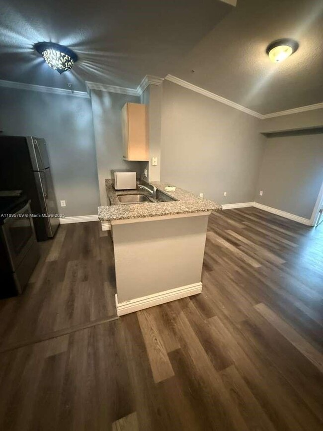 2516 Centergate Dr