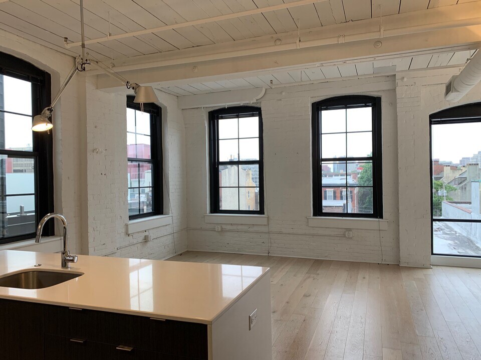 420 Fairmount Avenue Partners LP in Philadelphia, PA - Building Photo