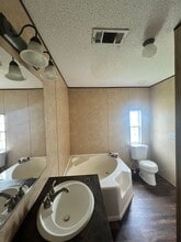 512 W Alabama Ave in Chickasha, OK - Building Photo - Building Photo