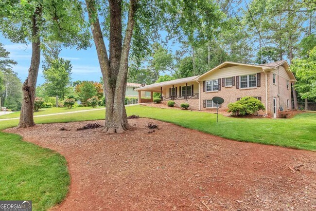 759 Glen Cir SW in Lawrenceville, GA - Building Photo - Building Photo