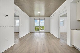 475 NE 125th St, Unit 603 in North Miami, FL - Building Photo