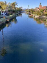 2707 Strongs Dr in Venice, CA - Foto de edificio - Building Photo